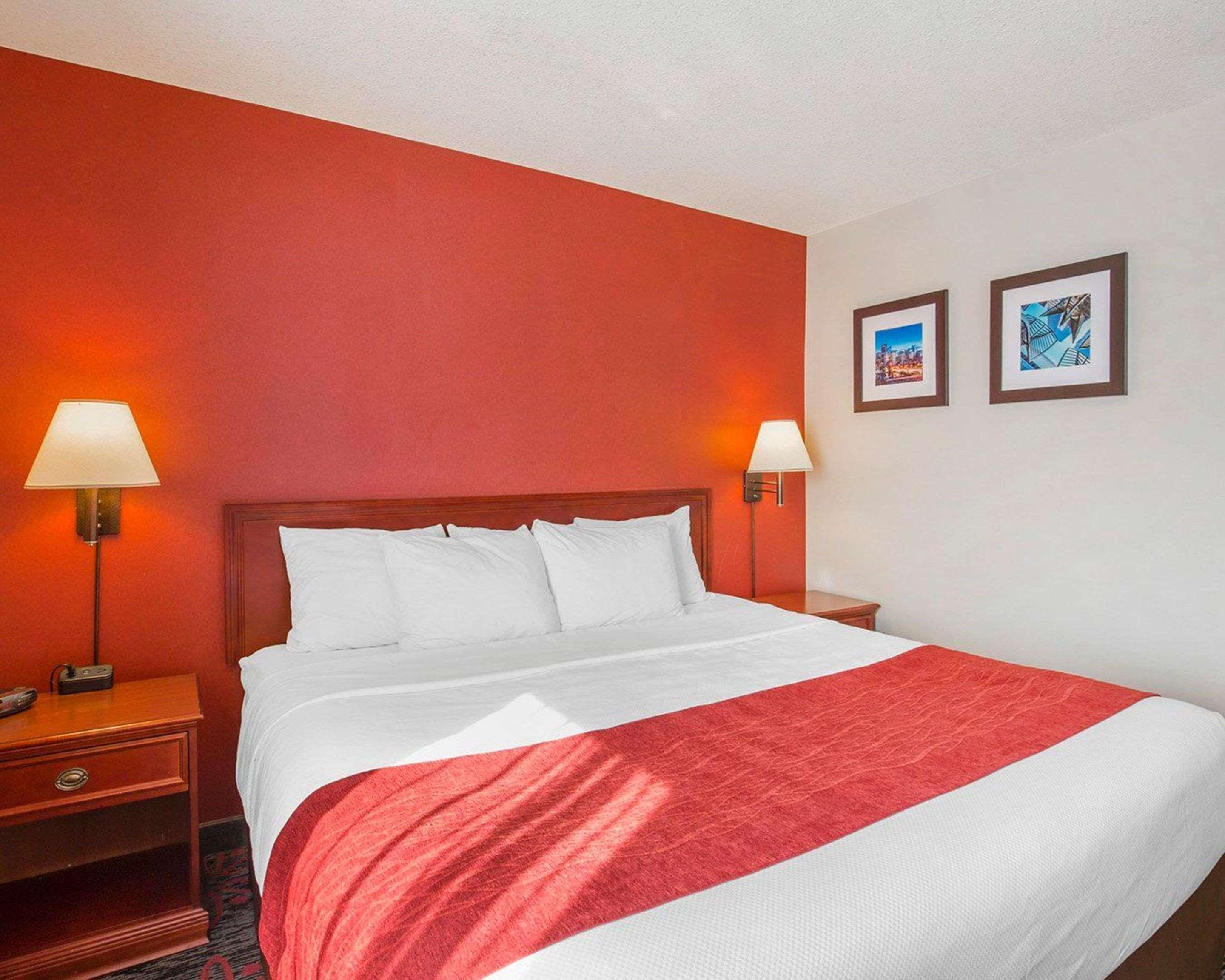 Comfort Inn & Suites University YYC Exterior foto